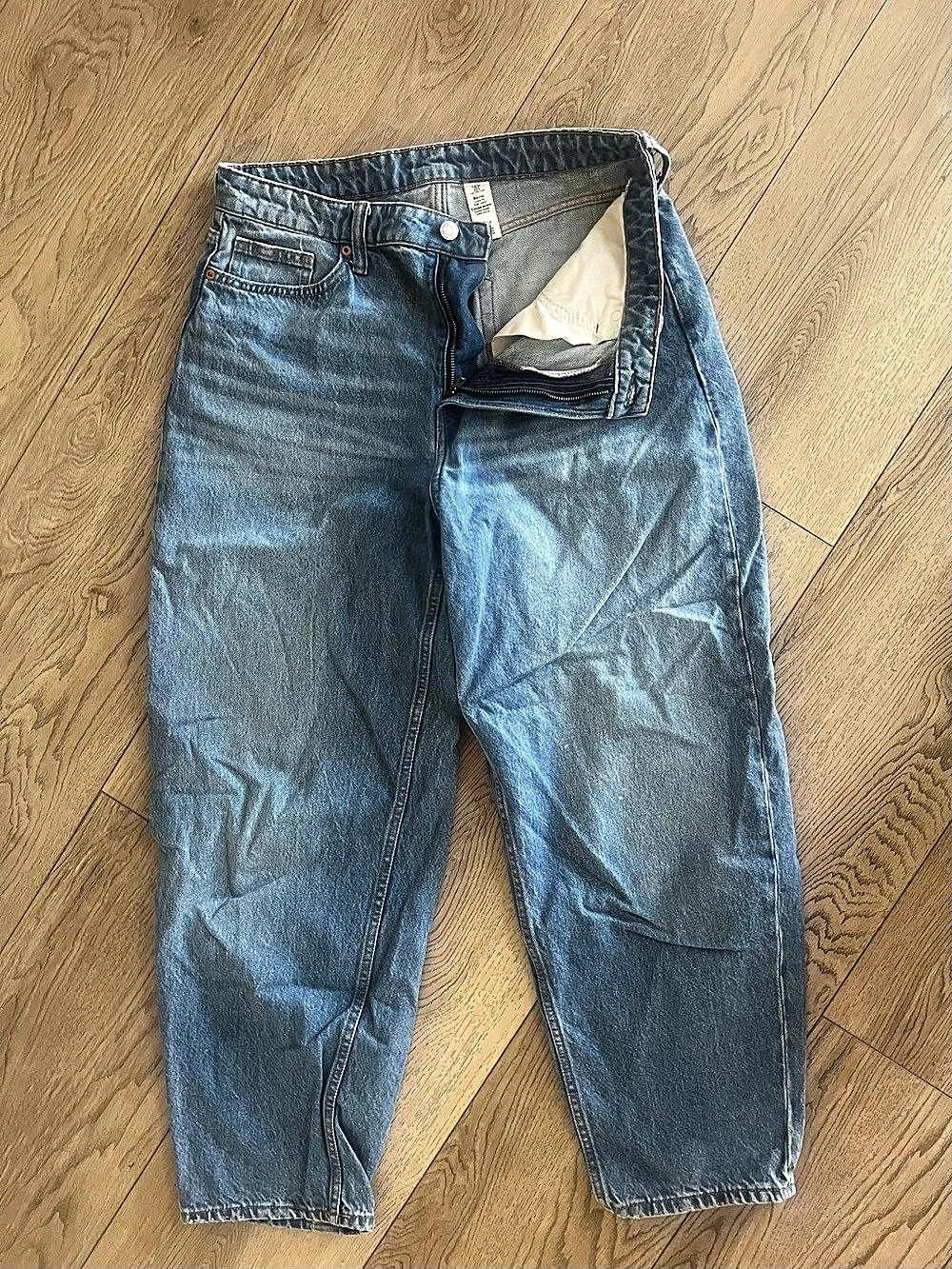 H&M high waist loose fit barrel